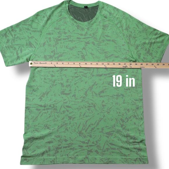 Lululemon Men's Large Seamless Tee Green Camo‎ Mesh "Move Your Body" Shirt - Picture 10 of 12